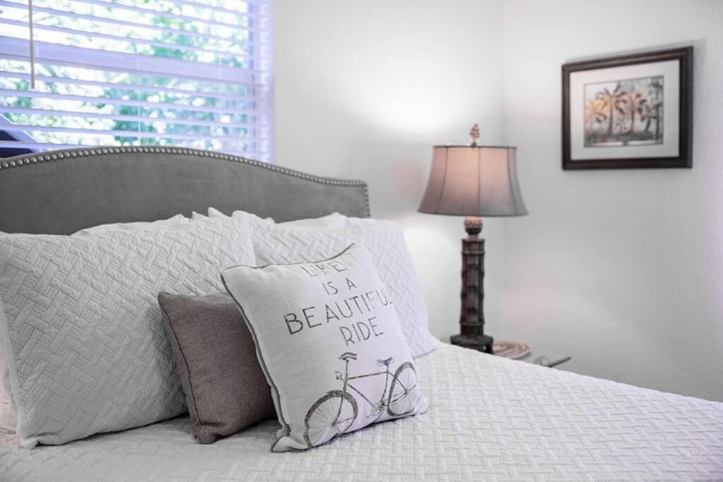 Your Tranquil Escape Is Found Directly On The Beach At The Serenity Beach Condo. Siesta Key Dış mekan fotoğraf