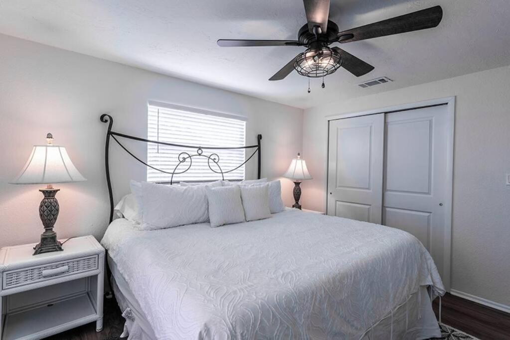 Your Tranquil Escape Is Found Directly On The Beach At The Serenity Beach Condo. Siesta Key Dış mekan fotoğraf